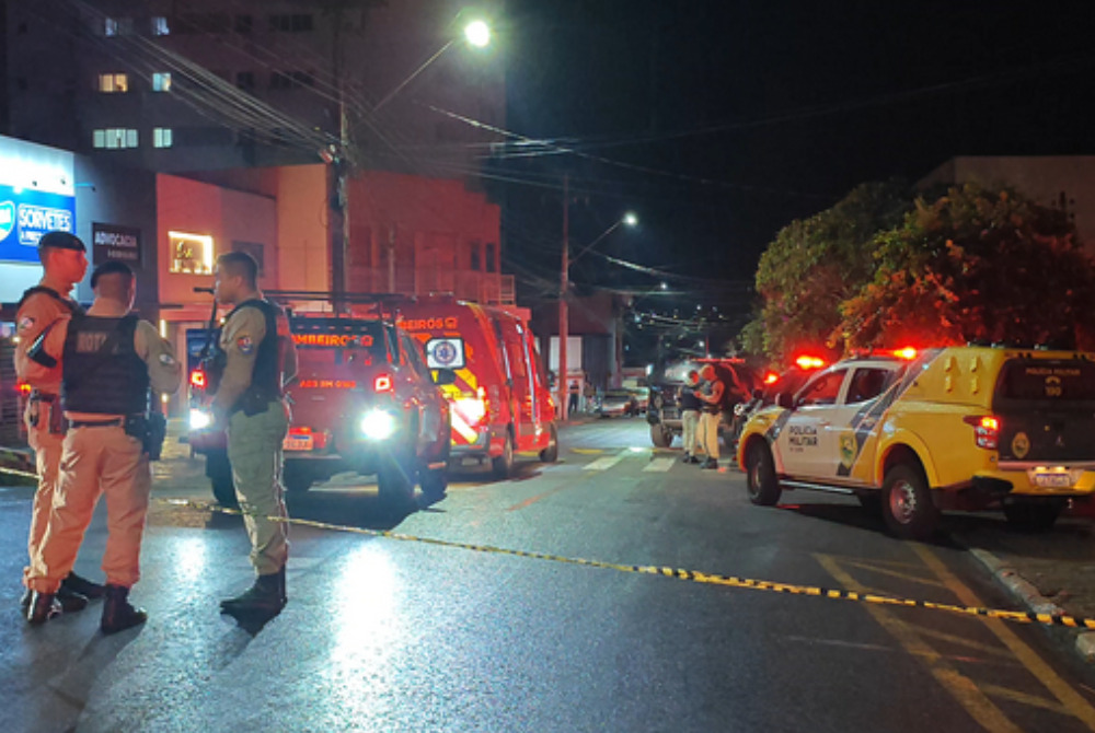 Título da NotíciaConfronto com a PM termina com um morto após fuga de moto no Centro de Cambé Título da NotíciaConfronto com a PM termina com um morto após fuga de moto no Centro de Cambé