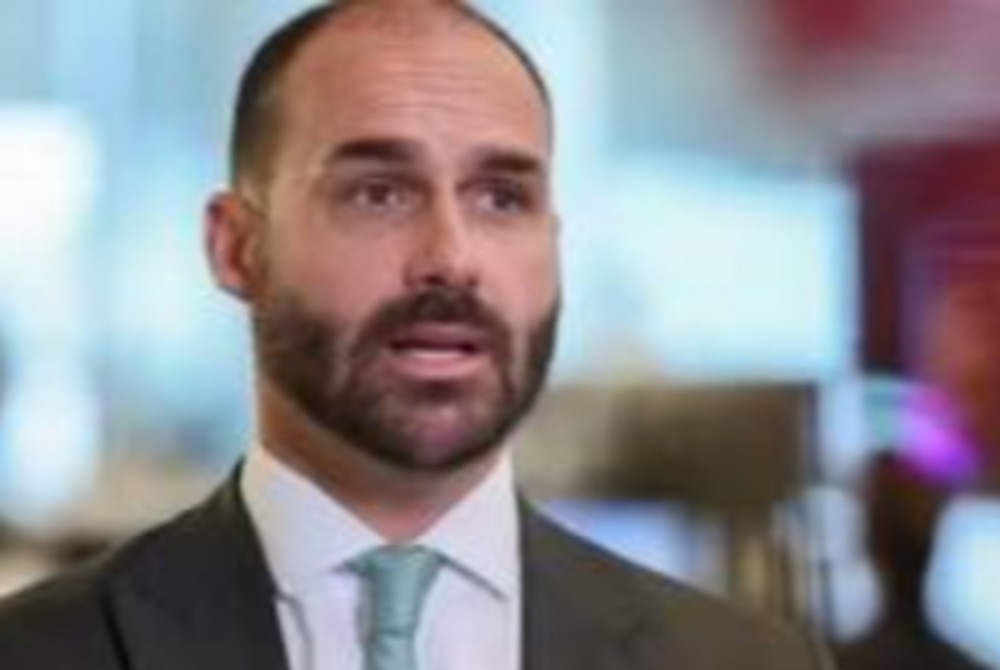 Eduardo Bolsonaro pediu para enviar o m�ximo poss�vel de dinheiro aos EUA