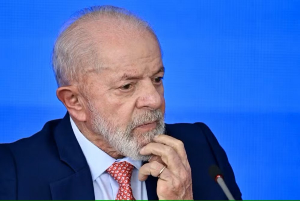 Deputado quer convocar Mauro Vieira por fala de Lula sobre TikTok na China.