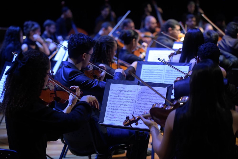 GRU Sinf�nica traz ao palco do Adamastor obras de grandes compositores da m�sica de concerto.