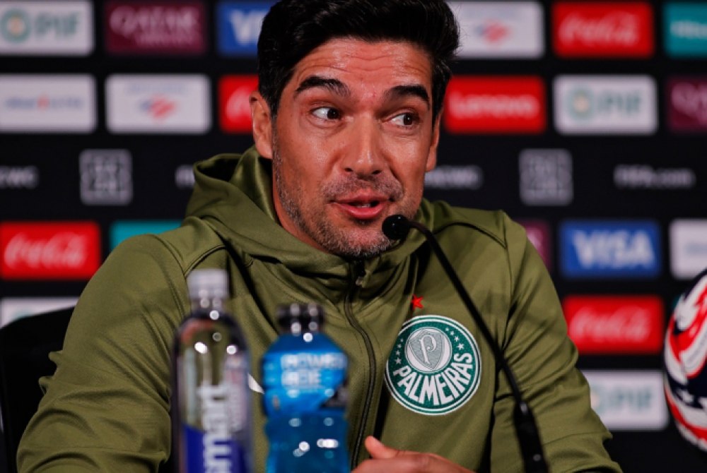 Abel Ferreira se emociona, exalta Palmeiras e projeta estreia no Mundial: ?Competir do primeiro ao �ltimo segundo?.