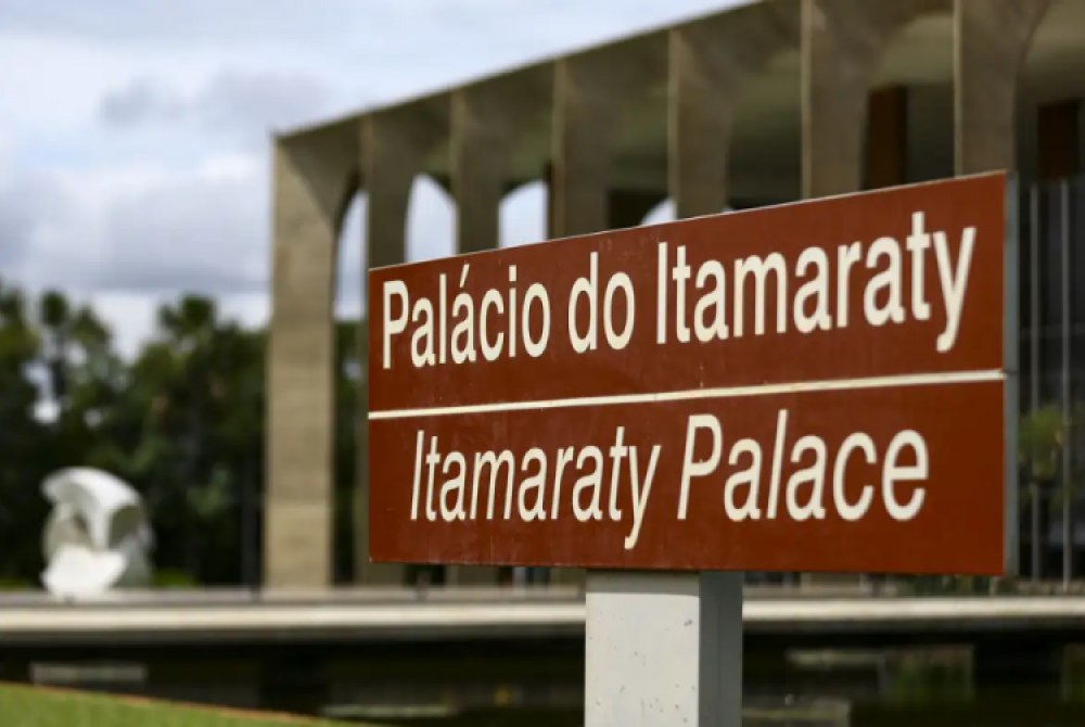Brasil condena ataques de Israel e dos EUA a instala��es no Ir�.
