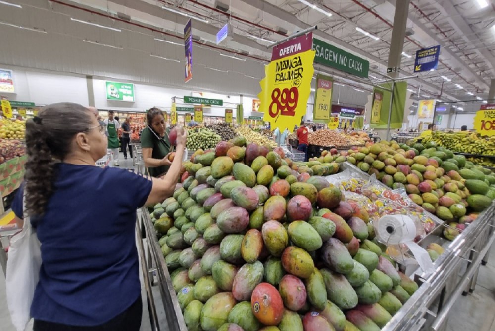 IPC-S desacelera com queda nos pre�os dos alimentos e combust�veis.