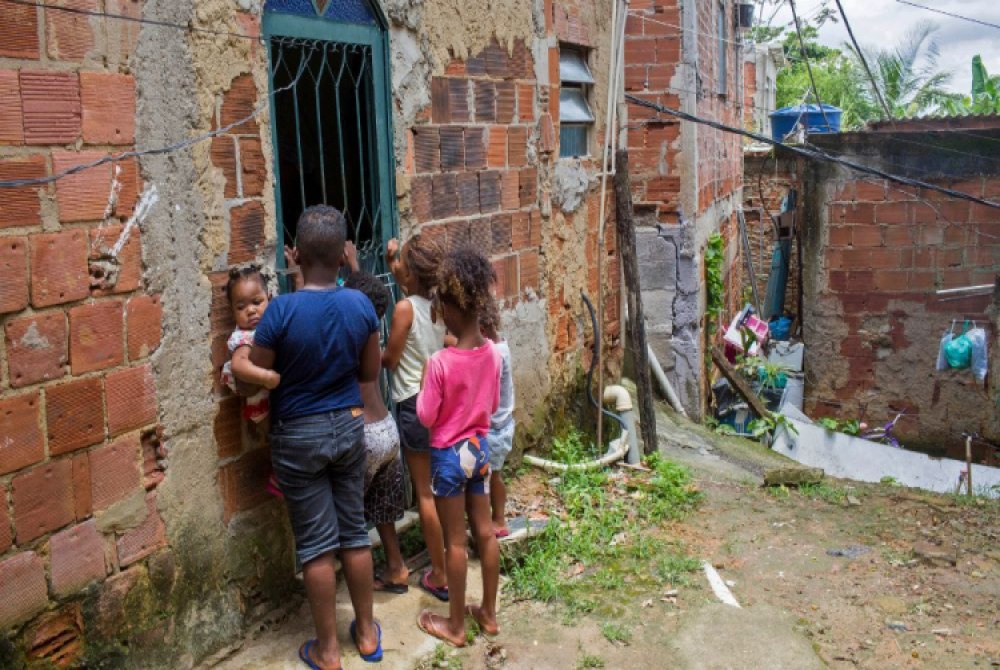 Fortuna de 1% dos mais ricos poderia acabar com a pobreza por 22 anos, revela Oxfam Internacional.