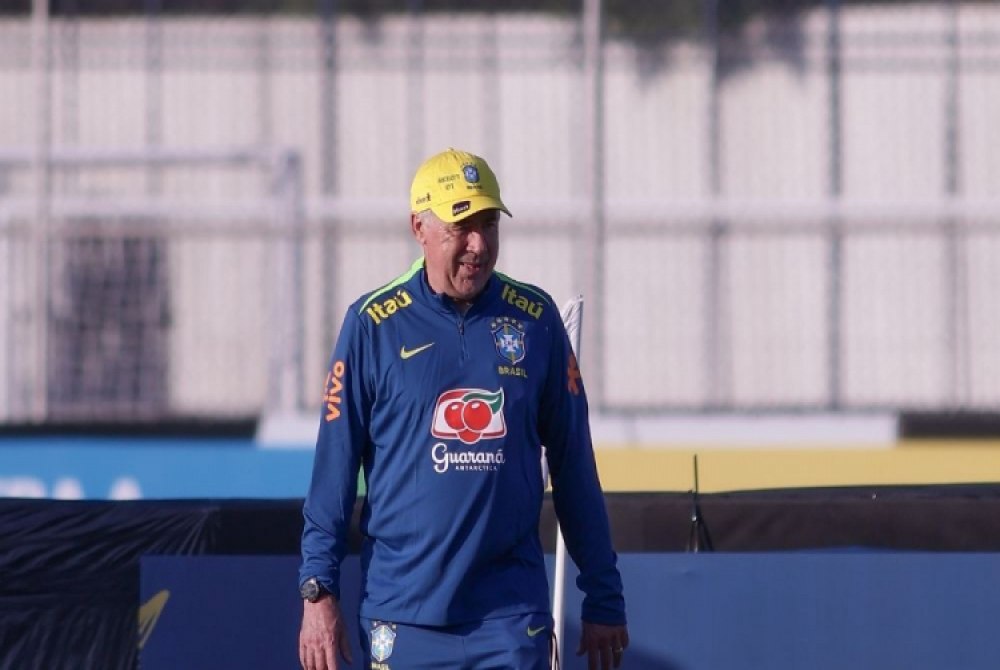 Ancelotti compara estilos de futebol da Europa e Am�rica do Sul.