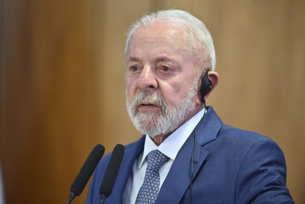 Lula sanciona lei que financia CNH para pessoas de baixa renda com multas de tr�nsito.