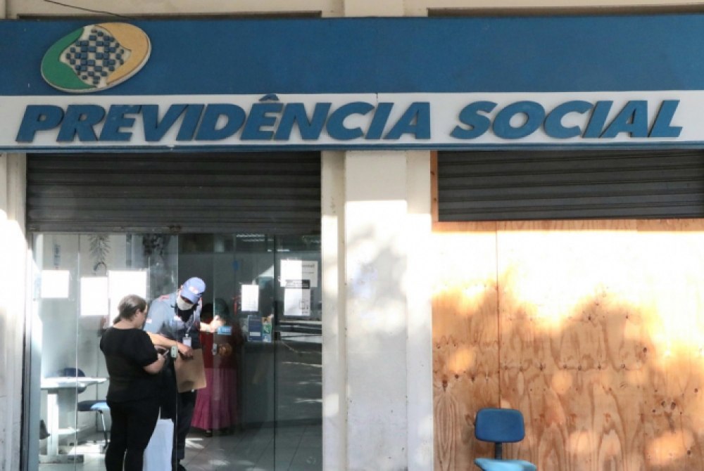 Aposentados e pensionistas do INSS t�m at� 21 de julho para pedir devolu��o de descontos indevidos.