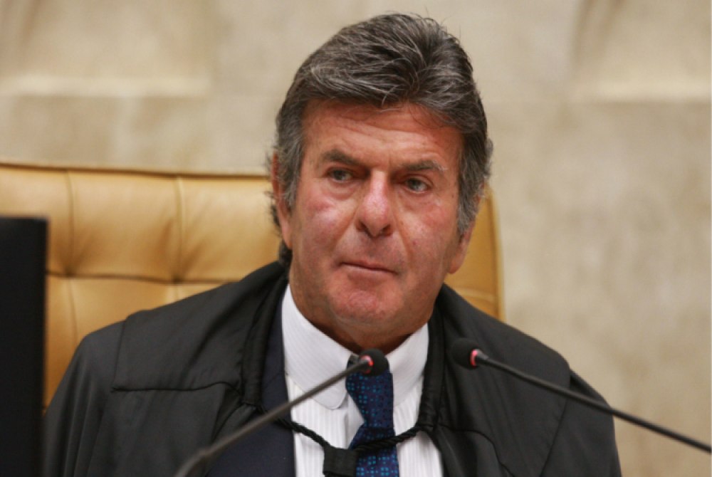 Fux vota contra restri��es � Bolsonaro e segue linha diferente de decis�es de ministros.
