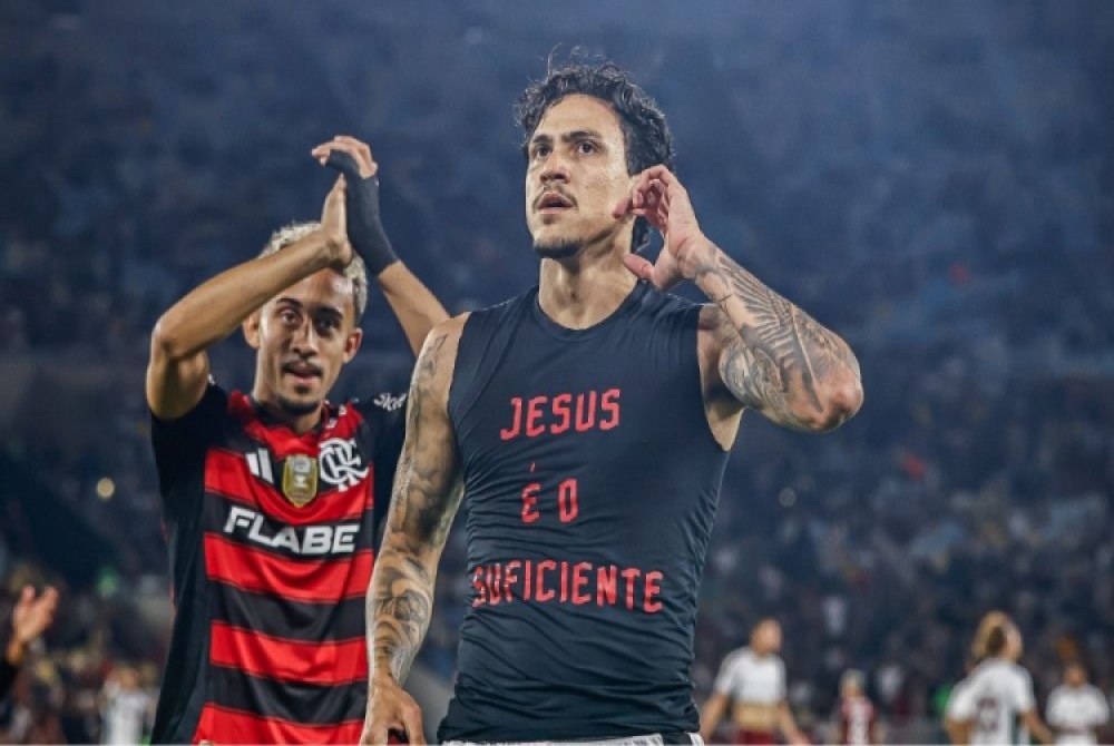 Filipe Lu�s exalta import�ncia de Pedro no Flamengo: Precisamos muito dele.
