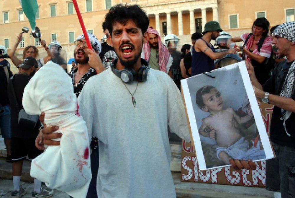 Entenda por que a ajuda humanit�ria n�o chega � popula��o de Gaza.