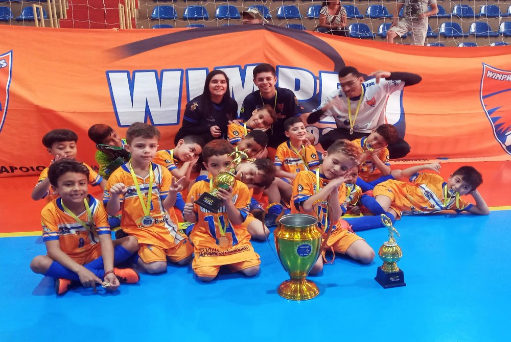Futsal de Guarulhos disputa tr�s finais e conquista dois t�tulos no fim de semana.