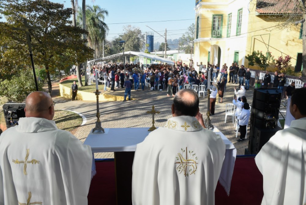 Festa de Nossa Senhora de Bonsucesso acontece em agosto em Guarulhos.