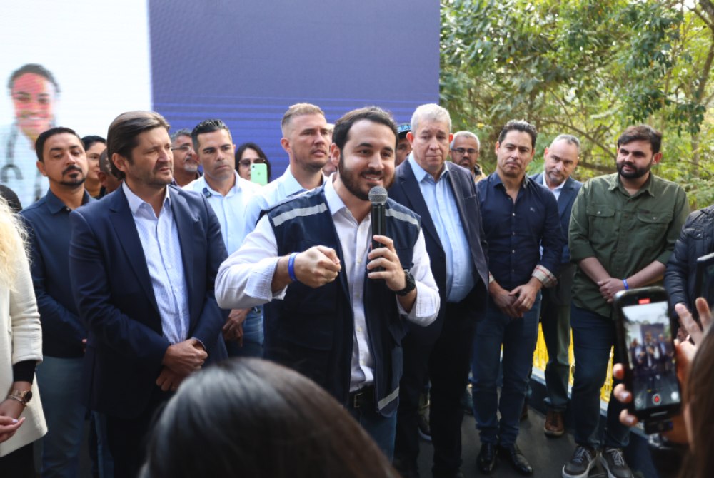 Prefeitura de Guarulhos inaugura a primeira Cl�nica da Fam�lia no �gua Azul.