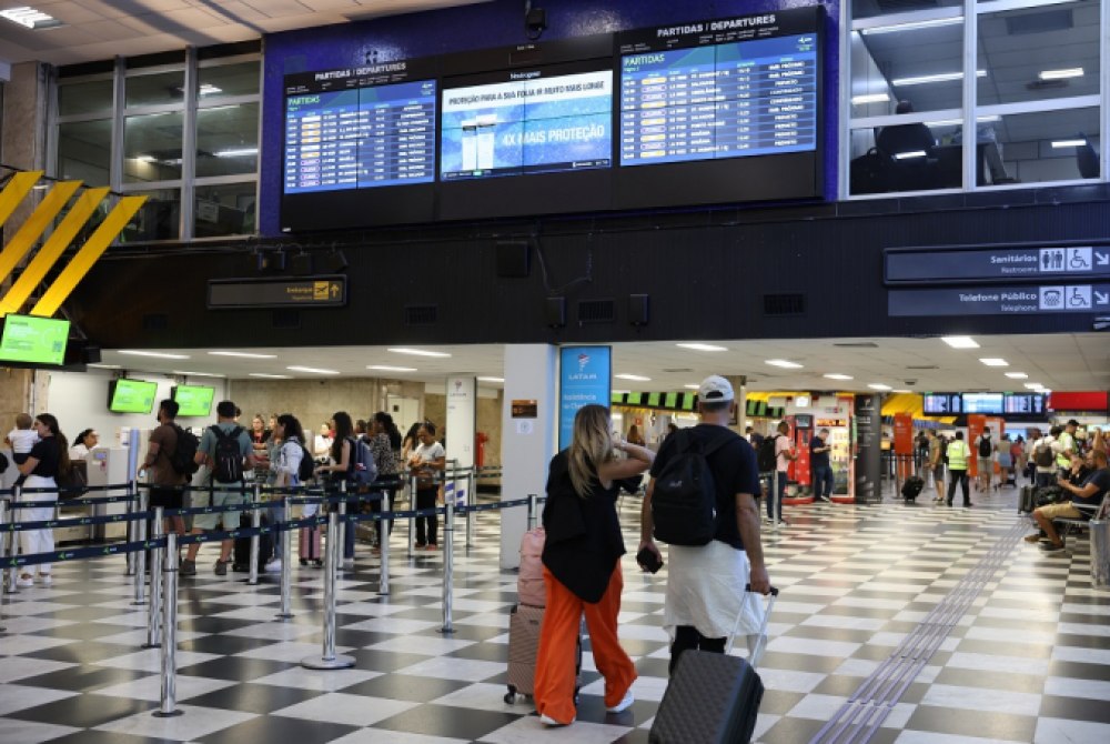 Aeroporto de Congonhas conclui amplia��o de terminal remoto de embarque.