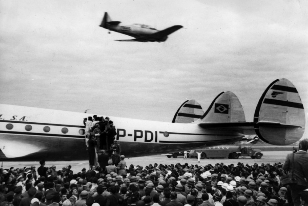 Chegada da sele��o de 1958 com o t�tulo mundial causou como��o no Brasil.