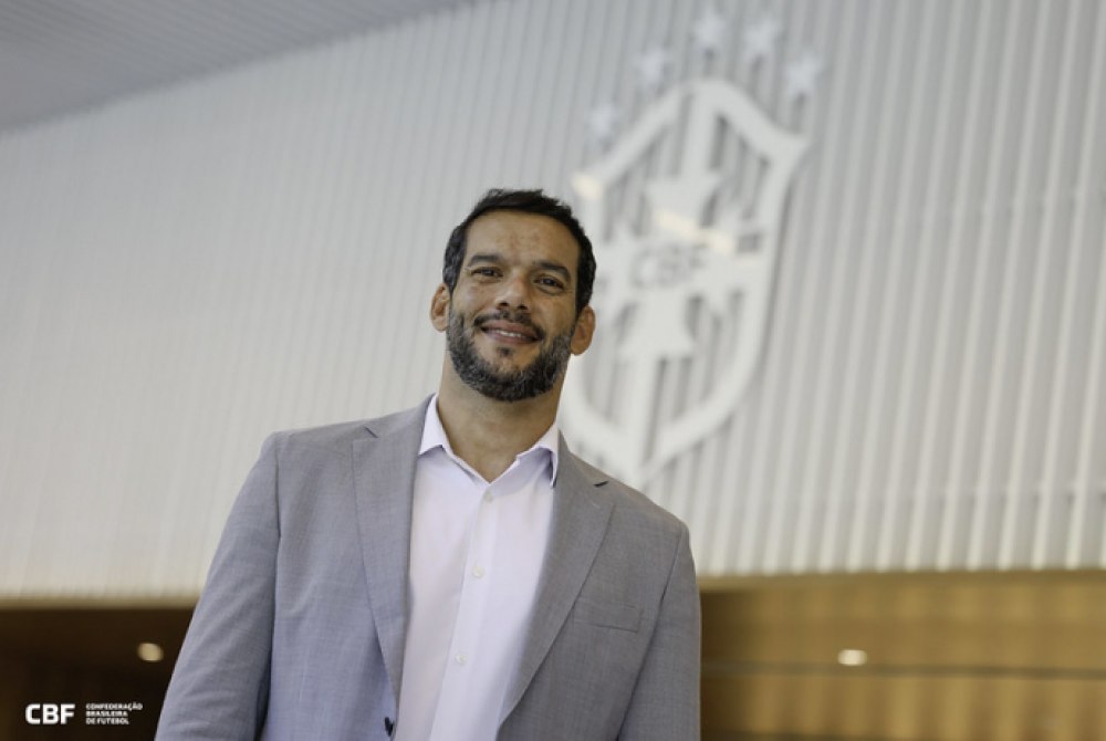 CBF vai apresentar novo calend�rio em 60 dias com estaduais reduzidos, diz Samir Xaud.