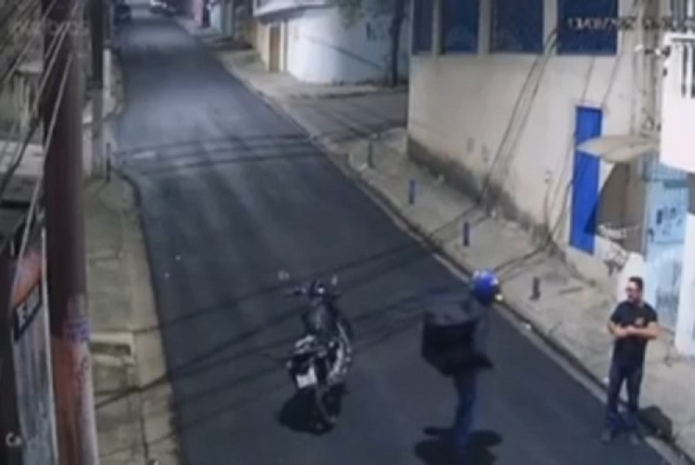 Homem n�o consegue tirar alian�a do dedo e � baleado por assaltante na Grande SP.