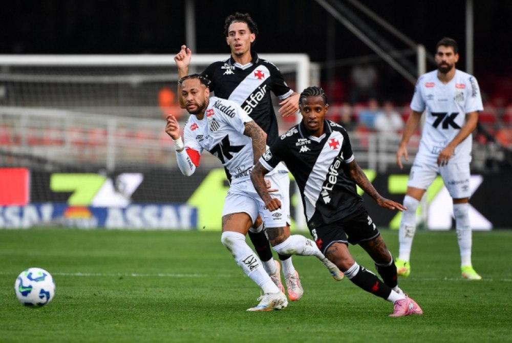 Neymar s� testemunha goleada hist�rica de 6 a 0 do Vasco sobre o Santos no Morumbi.