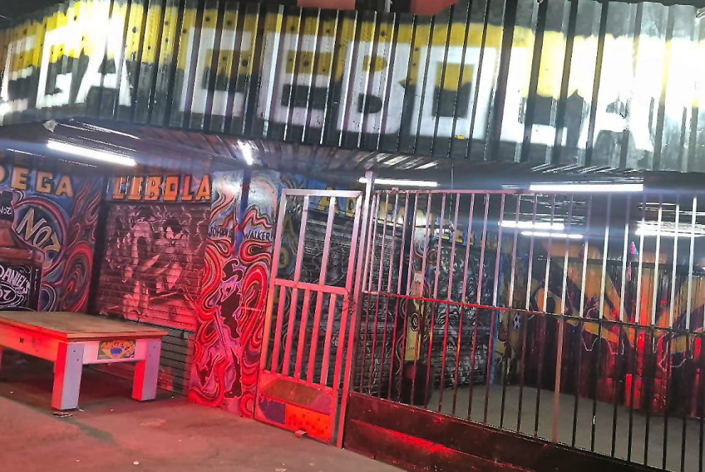 Opera��o da Prefeitura fecha quatro adegas irregulares em Guarulhos.
