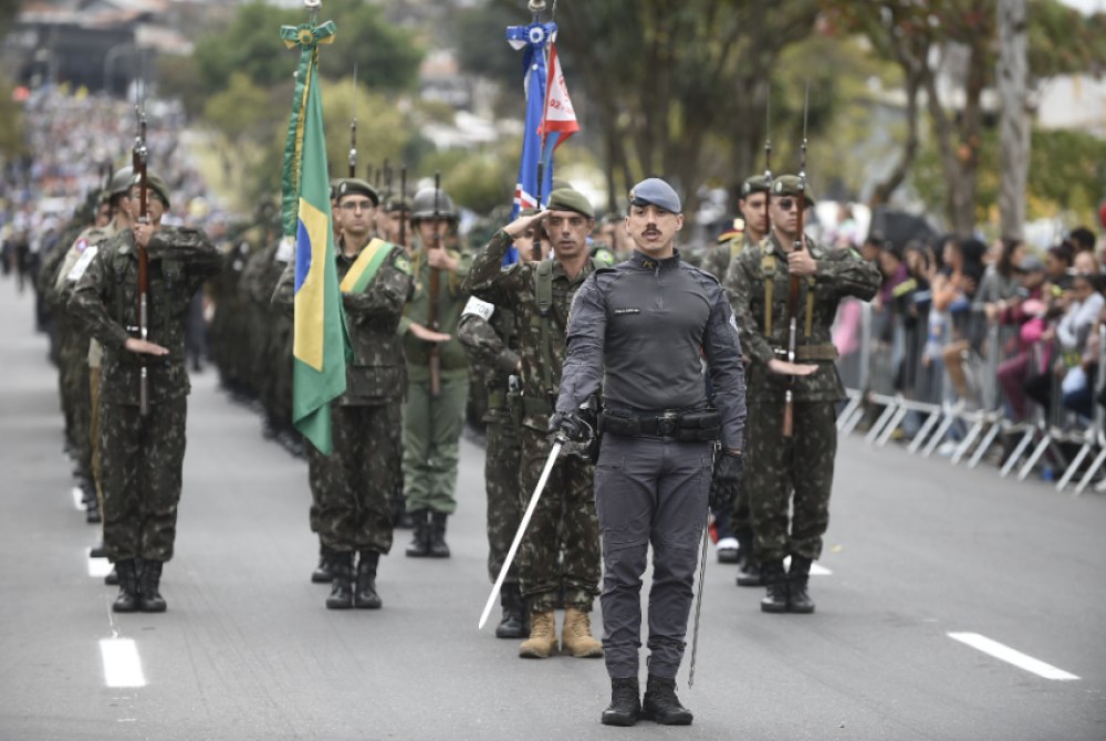 Desfile c�vico-militar em celebra��o � Independ�ncia do Brasil re�ne mais de 15 mil pessoas no Tabo�o.