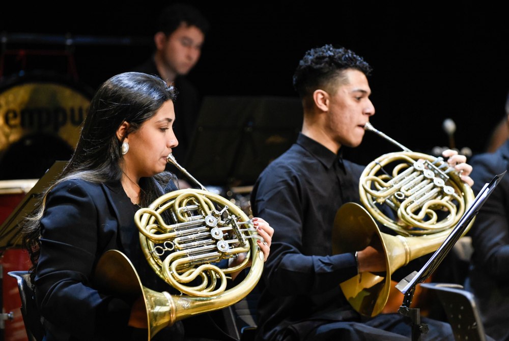 Orquestra Jovem Municipal de Guarulhos emociona p�blico no Teatro Adamastor.