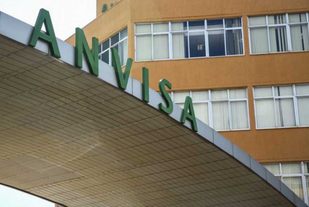 Governo negocia importa��o de ant�doto do metanol em meio ao aumento de casos de intoxica��o.