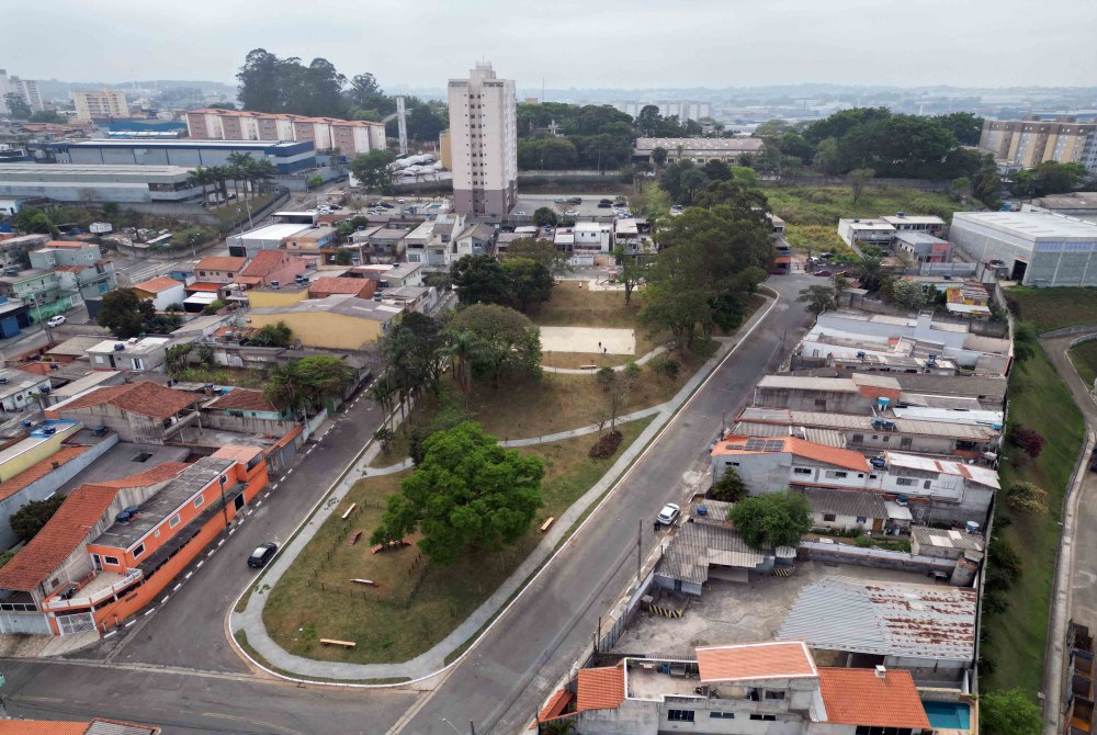 Prefeitura entrega pra�a no Bonsucesso com novas �reas de lazer � popula��o.