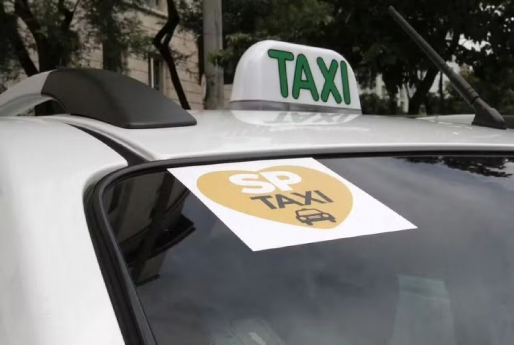 T�xis de S�o Paulo ganham libera��o para usar pel�cula antivandalismo.