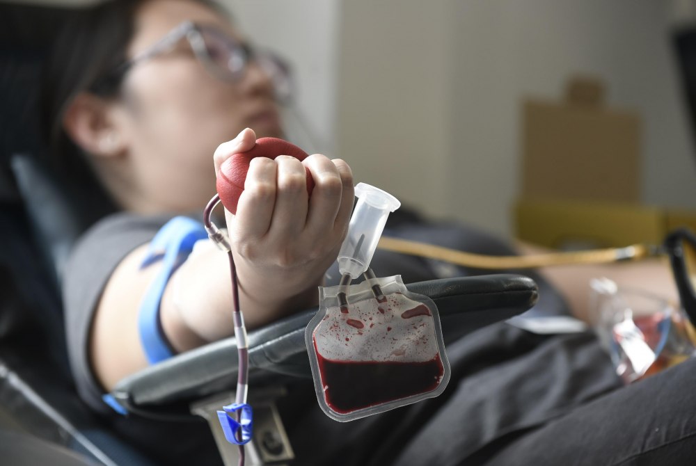 Prefeitura realiza campanha de doa��o de sangue em apoio ao Outubro Rosa.