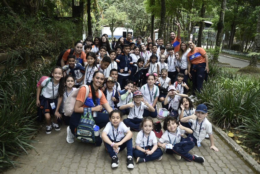 Zoo celebra o Dia das Crian�as com brincadeira e conscientiza p�blico sobre o tr�fico de animais.