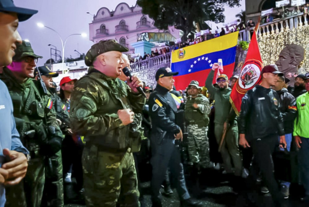 Trump cogita ataque terrestre na Venezuela e autoriza a��es secretas da CIA contra regime de Maduro.