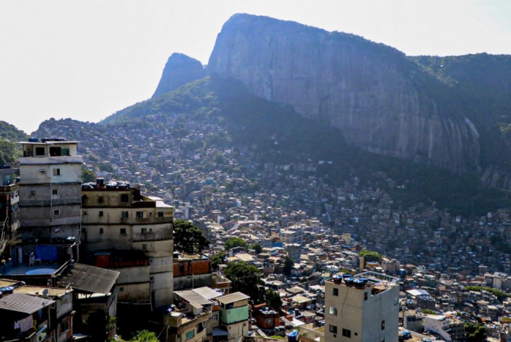 Fac��es criminosas no RJ controlam a vida de 4 milh�es de pessoas.