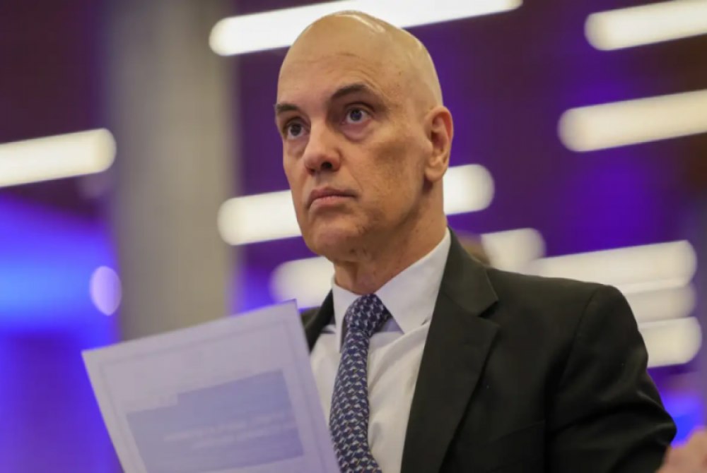 Oposi��o ataca Moraes ap�s ordem para cassar Zambelli: ?Congresso est� de joelhos?.