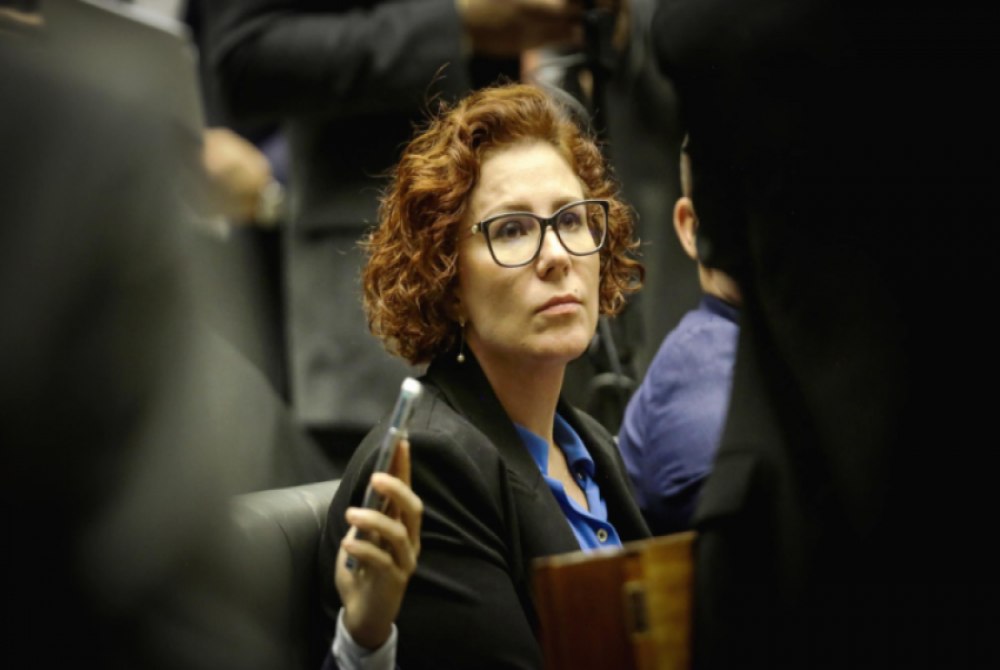 Saiba o que disse Carla Zambelli em sua carta de ren�ncia.
