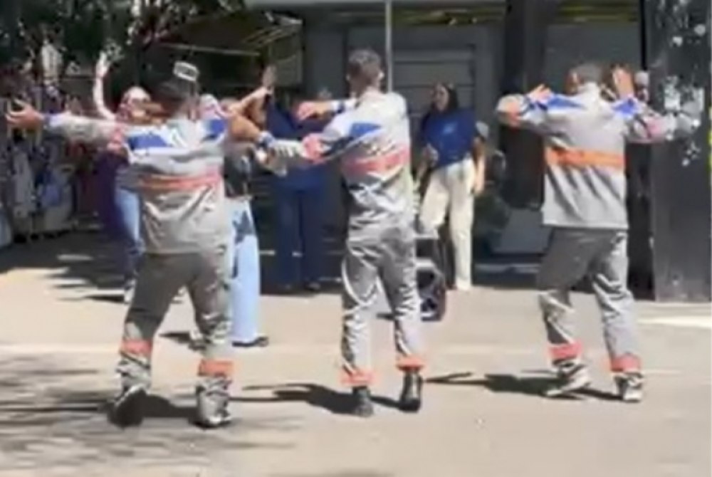 Tercerizados da Enel s�o criticados nas redes sociais por gravarem dancinha em SP.