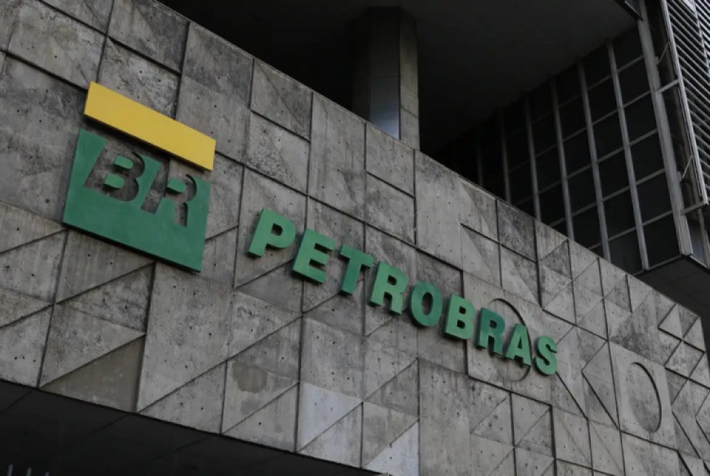 Trabalhadores da Petrobras iniciam greve nacional por tempo indeterminado ap�s rejei��o de acordo.