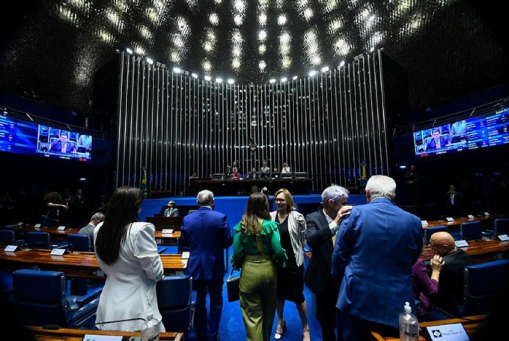 Senado aprova PL da Dosimetria, que diminui pena de Bolsonaro.