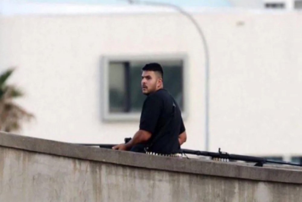Atirador de massacre antissemita em Sydney � indiciado por 15 homic�dios e terrorismo.