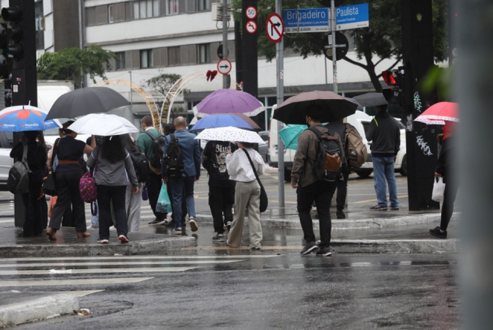 Inmet atualiza alertas clim�ticos em todo o pa�s; saiba onde vai chover.
