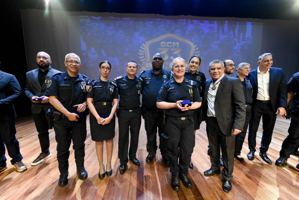 GCM de Guarulhos homenageia autoridades e comemora recordes de seguran�a em anivers�rio de 33 anos.