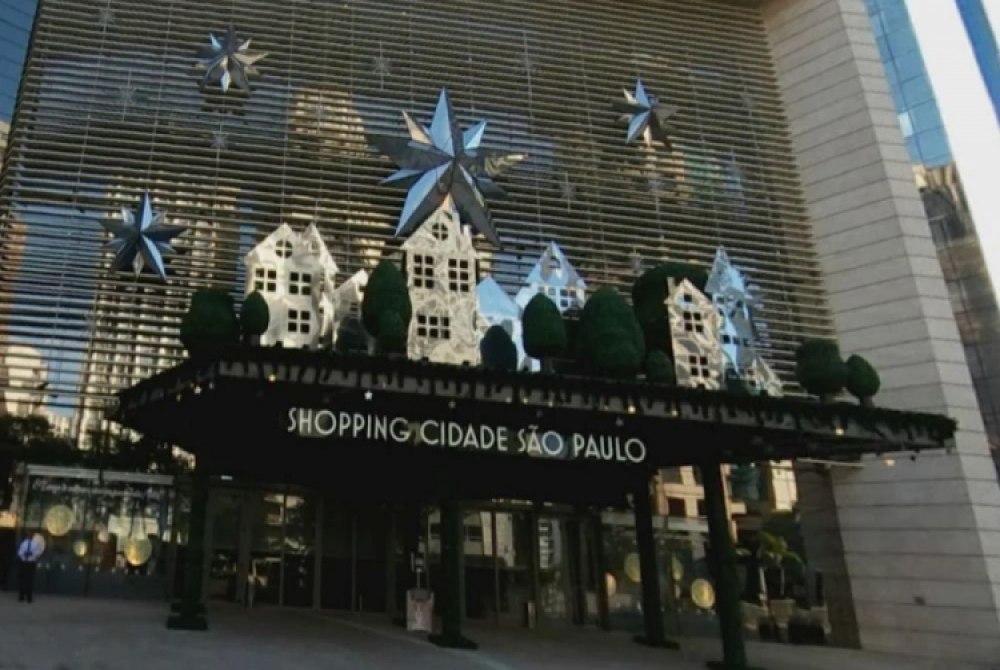 Homem cai de escada rolante e morre em shopping na Paulista.