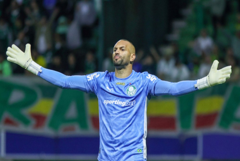 Gr�mio acerta com Weverton ap�s libera��o do Palmeiras.