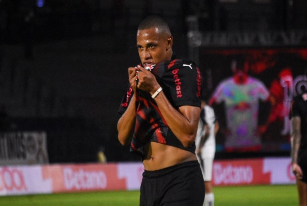 Corinthians � derrotado por 3 a 0 pelo Bragantino no Campeonato Paulista.