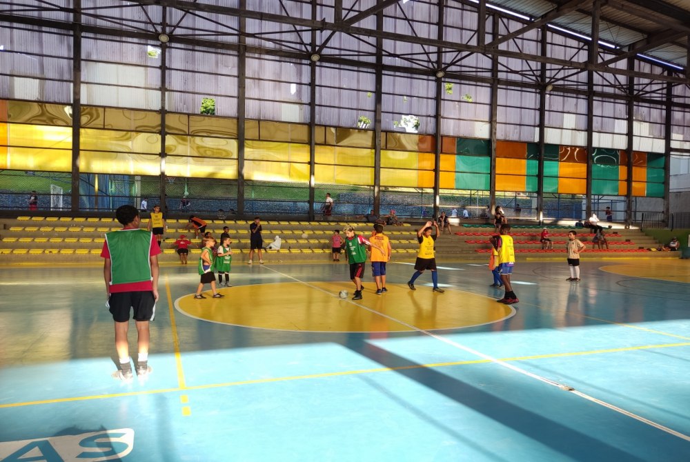 Prefeitura abre inscri��es para aulas de skate, voleibol e futsal no CEU Pimentas.