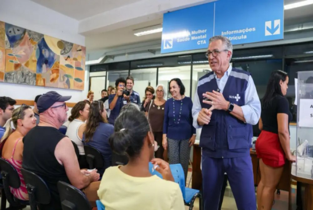 SUS vacinar� profissionais de sa�de contra dengue a partir de fevereiro.