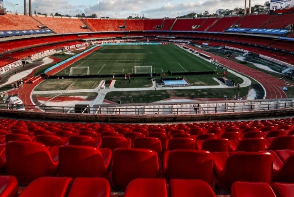 Pol�cia Civil realiza opera��o contra venda ilegal de camarotes no MorumBis.