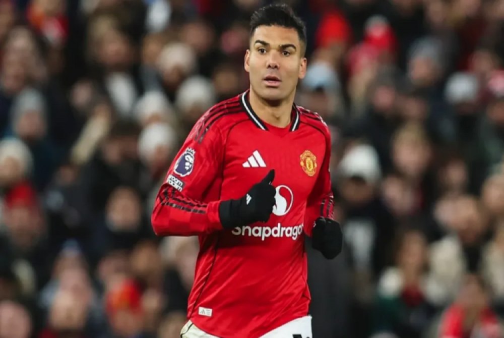 Casemiro anuncia sa�da do Manchester United.