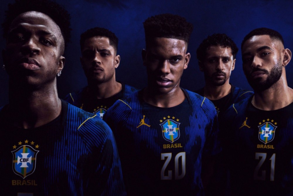 CBF divulga a camisa azul da Sele��o Brasileira com logo de Michael Jordan.