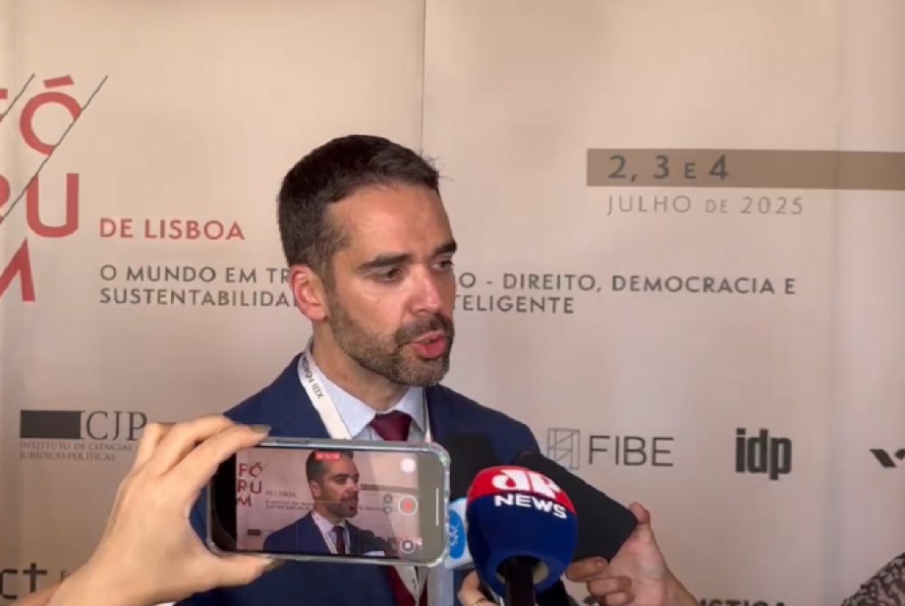 Estamos diante de elei��o que tem Banco Master como maior esc�ndalo, diz Eduardo Leite.