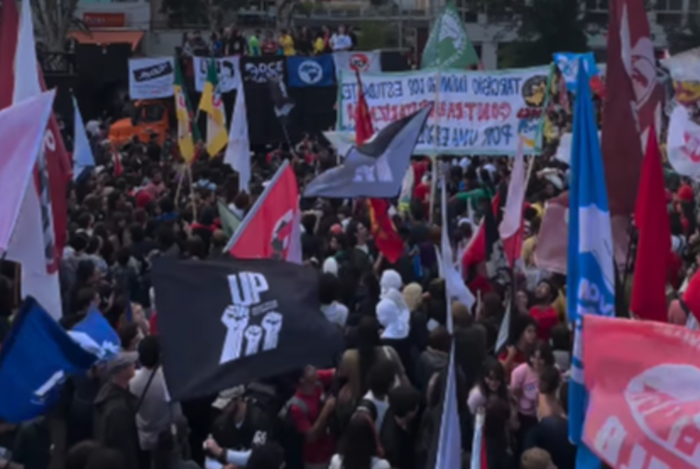 Estudantes da USP, Unesp e Unicamp se re�nem com o governo de SP ap�s marcha.